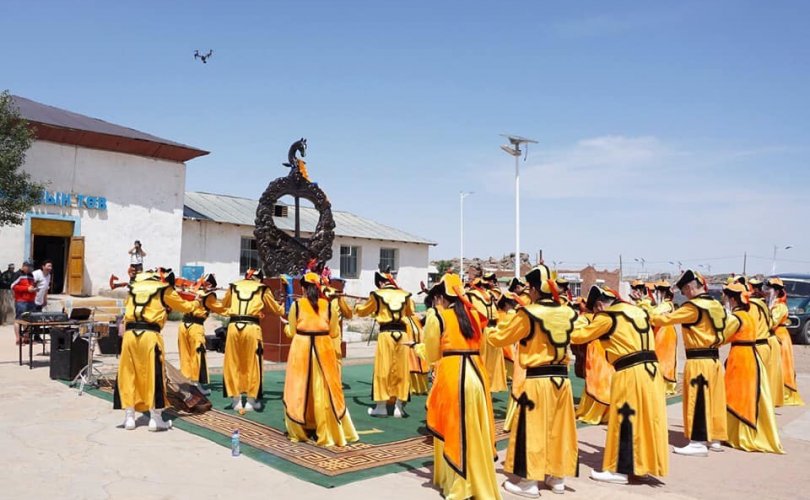 Ц.Батчулуун агсны дурсгалд зориулан гэрэлт хөшөө босгожээ